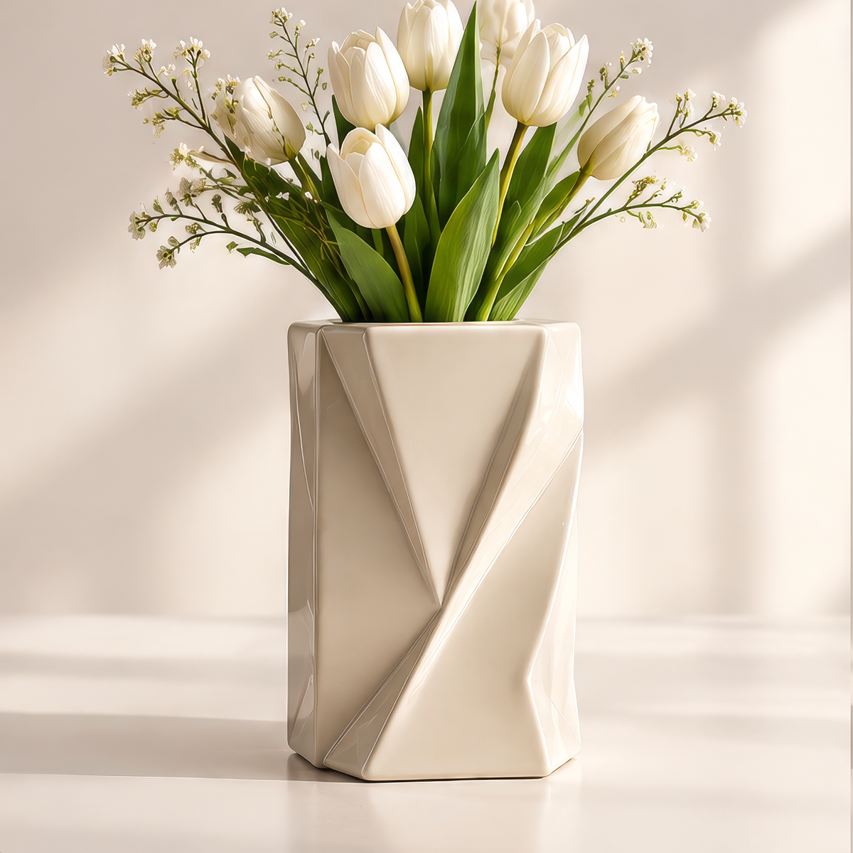 NOVALORAR® Facet Cube Ceramic Vase